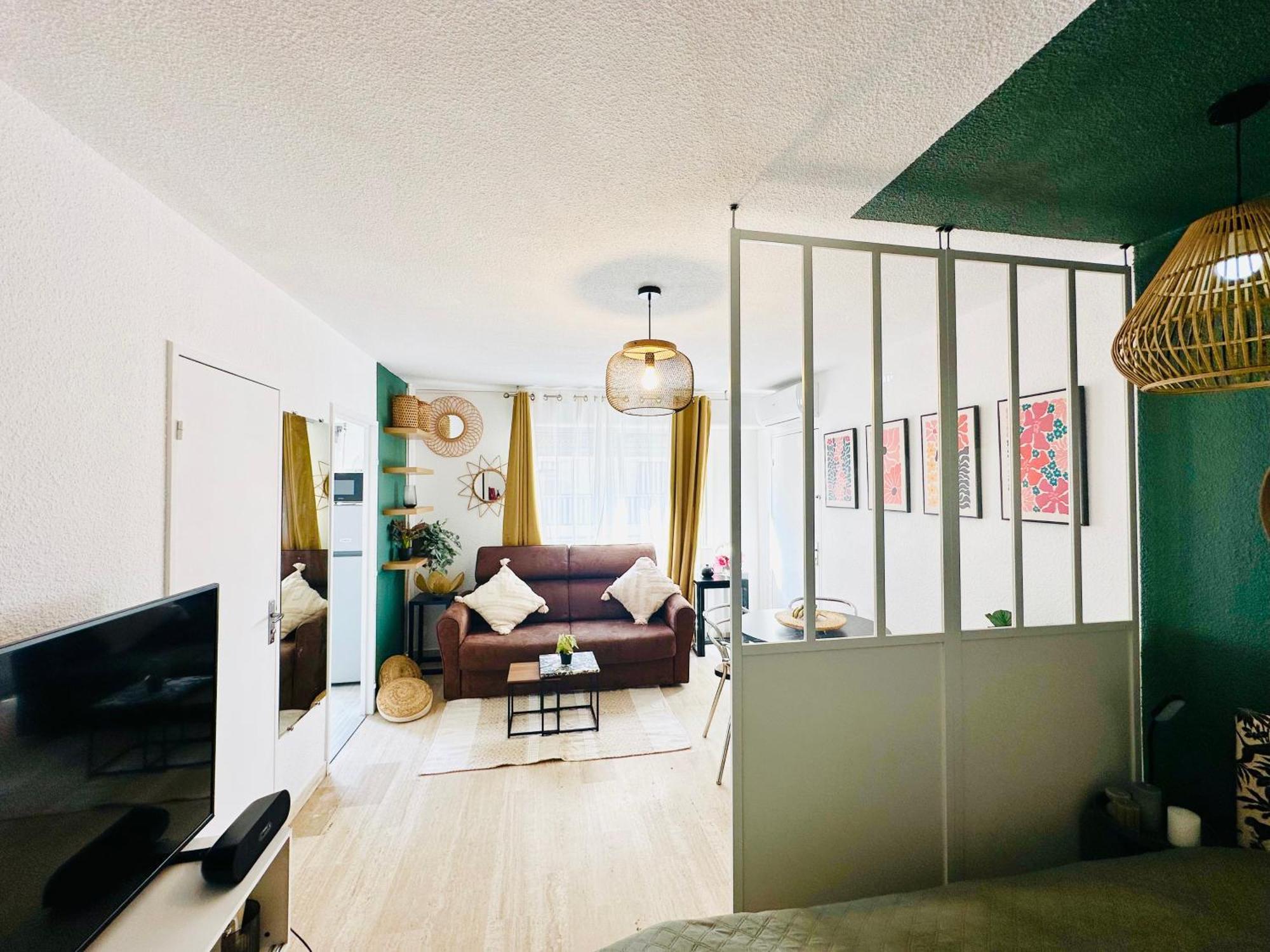 Studio T1- 2 Min Des Plages - Golf-Juan - Clim&Wifi Vallauris Bagian luar foto