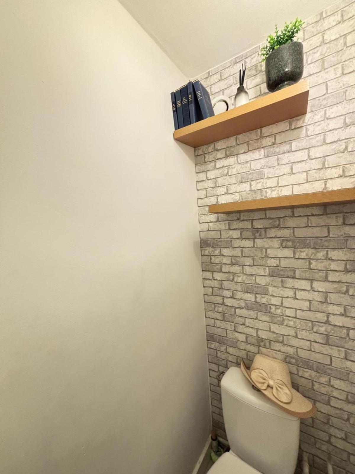 Studio T1- 2 Min Des Plages - Golf-Juan - Clim&Wifi Vallauris Bagian luar foto